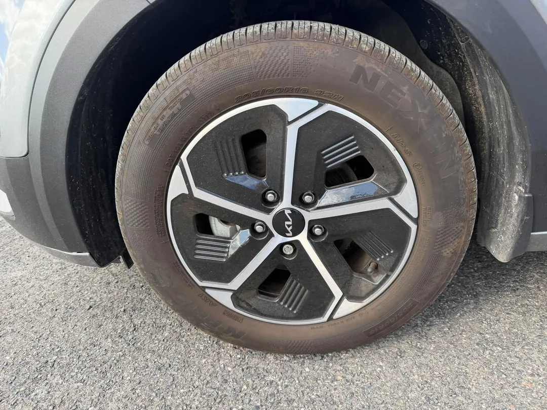 2023 Kia Niro EX, photo 6