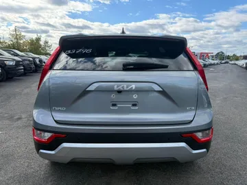 2023 Kia Niro - image 6