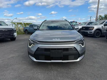 2023 Kia Niro - image 2