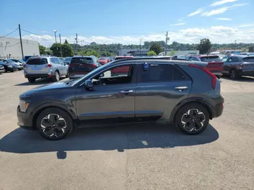 2024 Kia Niro EV - image 3
