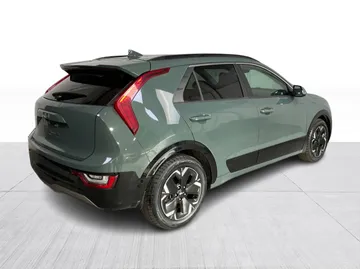2023 Kia Niro EV - image 8