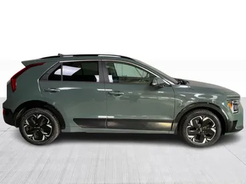 2023 Kia Niro EV - image 9
