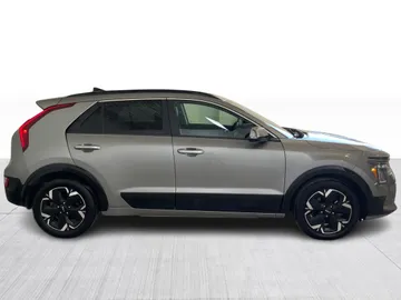 2024 Kia Niro EV - image 2
