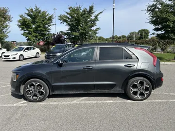 2023 Kia Niro - image 4