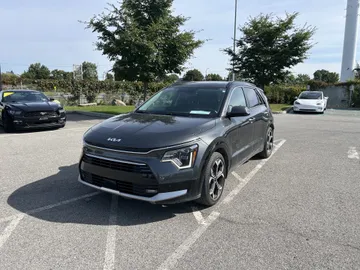 2023 Kia Niro - image 3