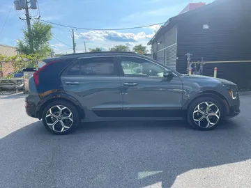 2024 Kia Niro - image 4