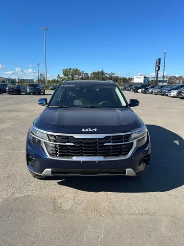 2024 Kia Seltos - image 2