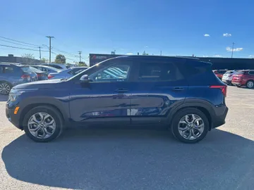 2024 Kia Seltos - image 6