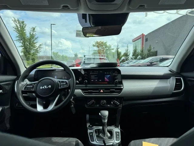 2024 Kia Seltos — photo 8