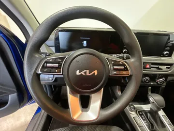 2024 Kia Seltos - image 22
