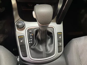 2024 Kia Seltos - image 24