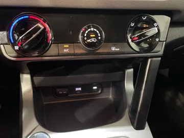 2024 Kia Seltos - image 20