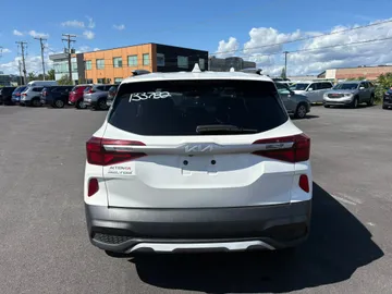 2023 Kia Seltos - image 6