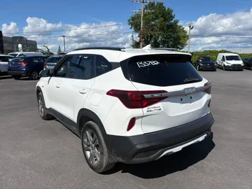 2023 Kia Seltos - image 7