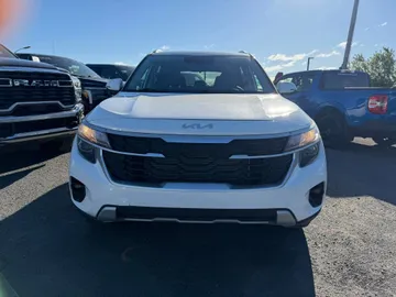 2024 Kia Seltos - image 2
