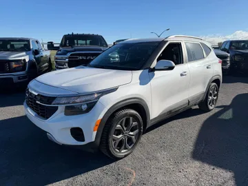 2024 Kia Seltos - image 3