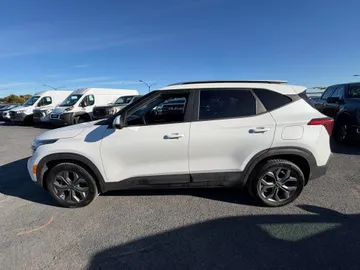 2024 Kia Seltos - image 4