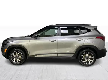 2021 Kia Seltos - image 11