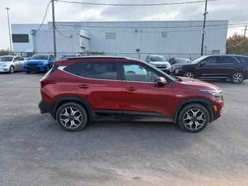 2022 Kia Seltos - image 4