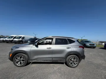 2023 Kia Seltos - image 4