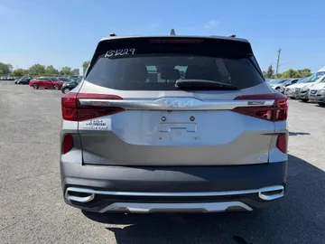 2023 Kia Seltos - image 6