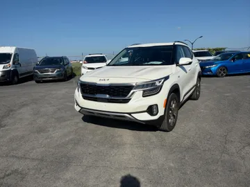 2023 Kia Seltos - image 3
