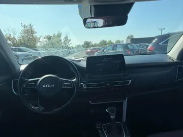 2023 Kia Seltos - image 9