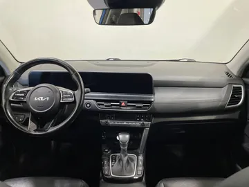 2024 Kia Seltos - image 4