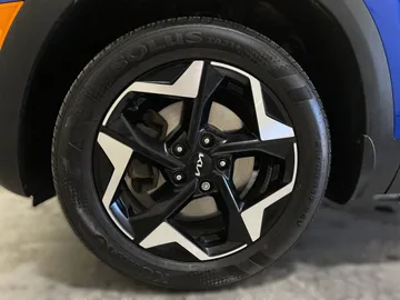 2024 Kia Seltos - image 7