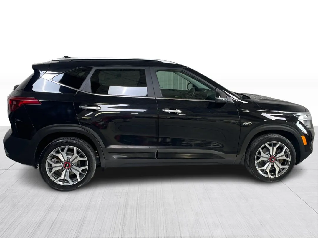 2022 Kia Seltos — photo 2