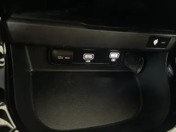 2022 Kia Seltos - image 33