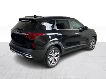 2022 Kia Seltos - image 14