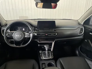 2022 Kia Seltos - image 4