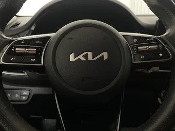 2023 Kia Seltos - image 18