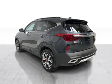 2023 Kia Seltos - image 12