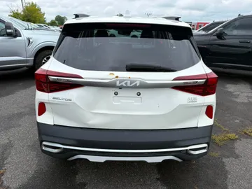2022 Kia Seltos - image 6