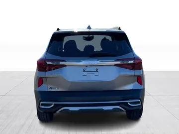 2023 Kia Seltos - image 13