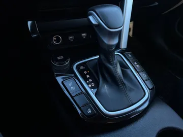 2023 Kia Seltos - image 29