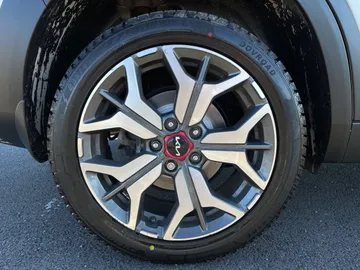 2023 Kia Seltos - image 7