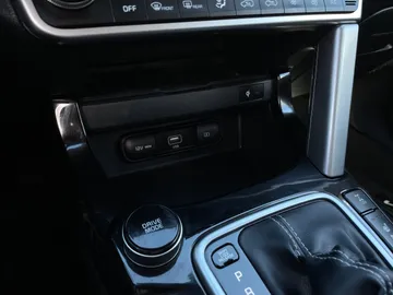 2022 Kia Seltos - image 30