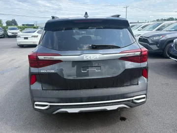 2022 Kia Seltos - image 6