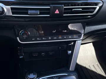 2022 Kia Seltos - image 22