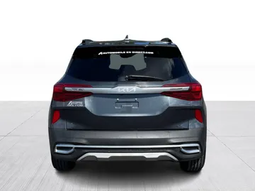 2022 Kia Seltos - image 13