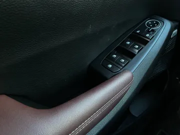 2022 Kia Seltos - image 25