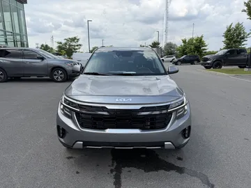 2024 Kia Seltos - image 2