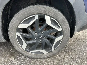2024 Kia Seltos - image 7