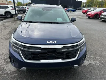 2024 Kia Seltos - image 2