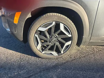 2024 Kia Seltos - image 7