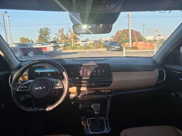 2024 Kia Seltos - image 9