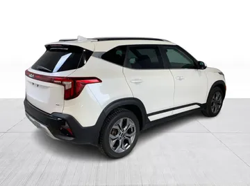 2024 Kia Seltos - image 13